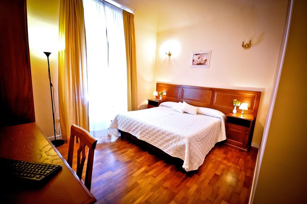 Отель Relais Cavour Рим Номер фото