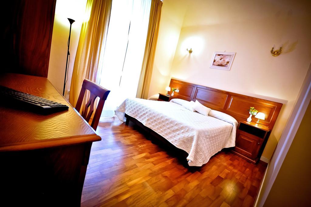 Отель Relais Cavour Рим Номер фото